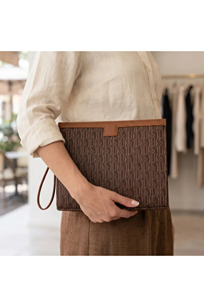 Tasarım Kadın Monogram Desenli Kahverengi Clutch El Çantası Şık ve Günlük Kul...