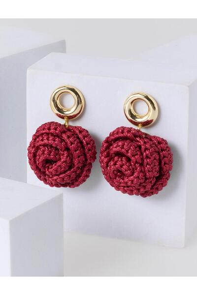 Jimmy Key Bordo Gül Figürlü Sallantılı Makrome Küpe
