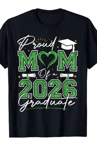9JY تي شيرت "Proud Mother Of 2026 Graduate This" باللون الأخضر الذهبي، هدية م...