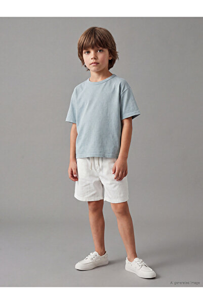 LC Waikiki Nevavm Oval Collar Boy's T-Shirt with Difference