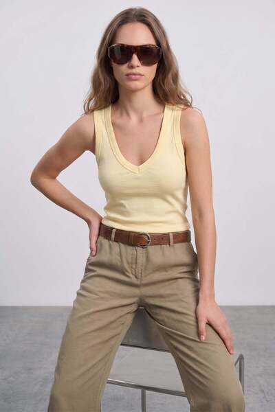 Fulla Moda Βασική Ριμπάνελ Μπλούζα με V-λαιμόκοψη