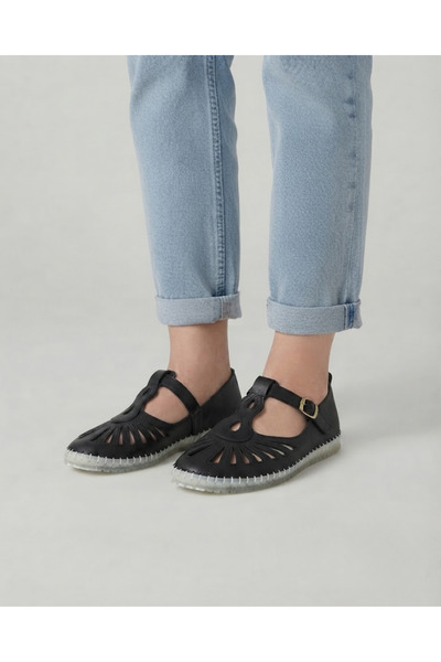 Enes Ayakkabıcılık Γυναικεία casual δερμάτινα loafers με αγκράφα