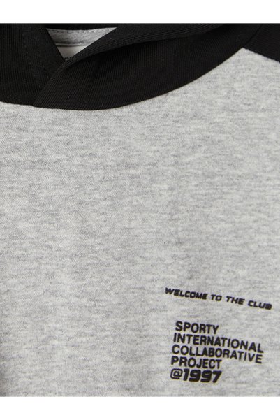 LC Waikiki Peak New Season Gray Slogan Printed Boys' Sweatshirt