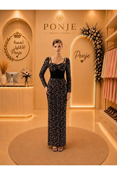 genric High-End Evening Gown That Combines Classic Elegance and Modern Sophis...