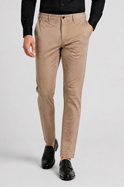 Larsson & Co بنطال تشينو سادة بقصّة Slim Fit للرجال، لون بني