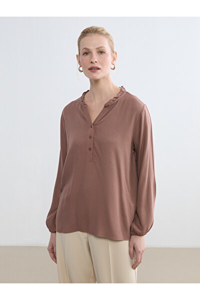 LC Waikiki Original Ruffled Collar Blouse