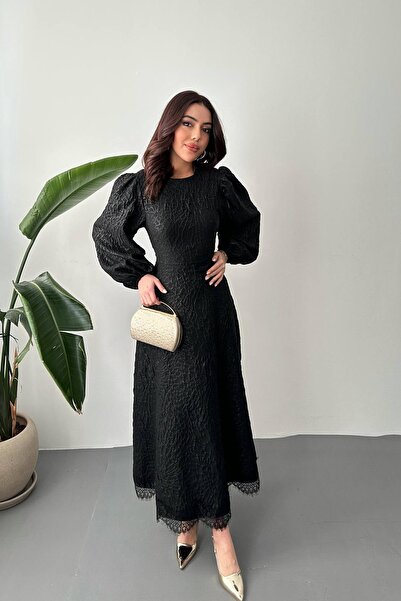 Clothes Fast فستان نسائي أسود طويل بتفاصيل منقوشة وحافة دانتيل وأكمام بالونية...