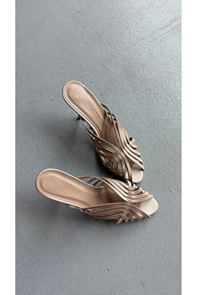 Eataly Shoes نعال بكعب رفيع من الساتان المنك