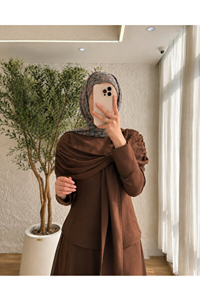 BELLASTORE طقم تنورة بتفاصيل شال