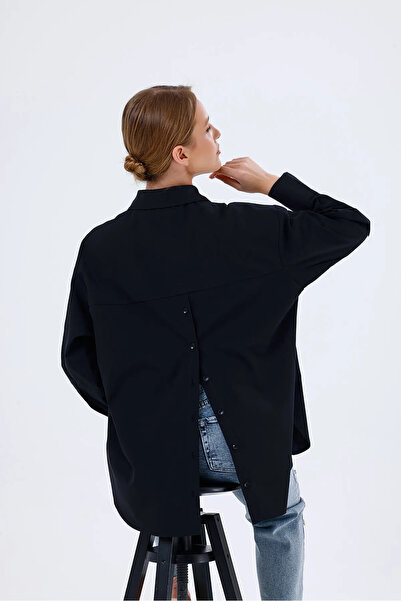 ARKASI DÜĞMELİ OVERSIZE POPLİN GÖMLEK SİYAH