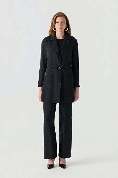 Zühre بدلة زرقاء داكنة مع حزام مشبك وياقة بليزر 1791