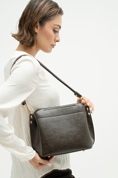 Matthew Cox Women's Shoulder Bag Brown Byn2552