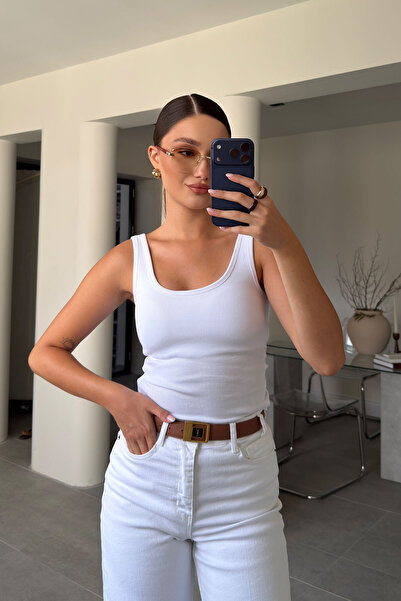 MAGARDE Thick Strap Tank Top with Chest Support - White