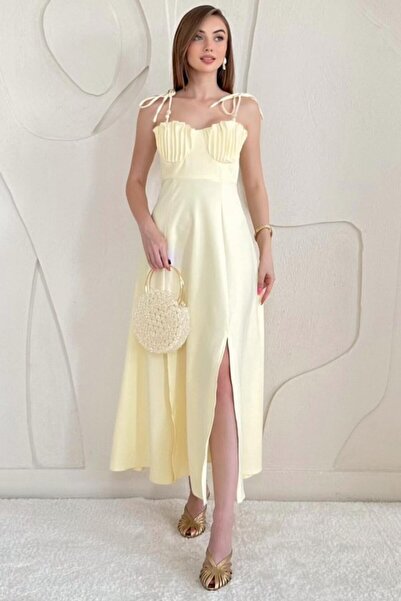Elbee Fashion Woman Κίτρινο φόρεμα Atlas με λεπτομέρεια σχισμής και κύπελλα σ...