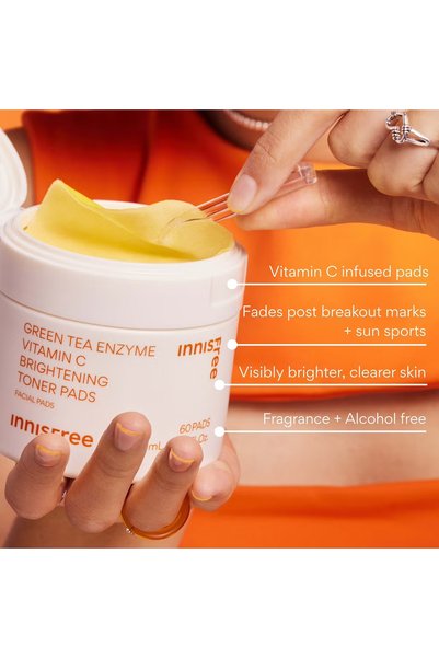 Innisfree Yeşil Çay ve C Vitamini İçerikli Aydınlatıcı Tonik Ped 60 Adet