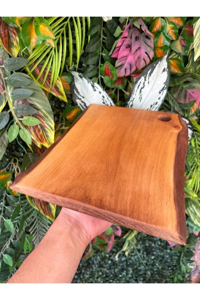 AĞAÇ VE KÜTÜK El Yapımı Ceviz Ağacı Doğal Kenar Kesme Tahtası – 25×29 cm