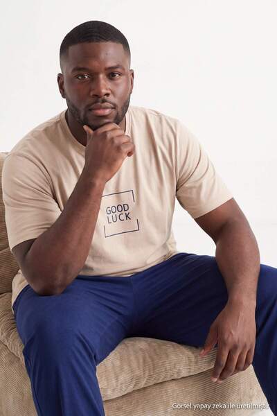 Trendyol Kollektion Taş Regular Slogan Homewear Pyjama-Set in Übergröße TMNAW...