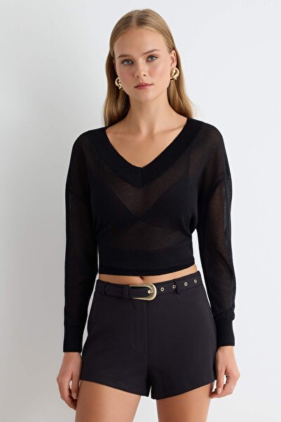 Trendyol Collection شورت أسود منسوج وبرمودا TPRAW27SR00003