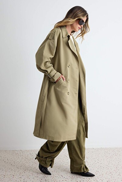 Trendyol Collection معطف ترنش طويل واسع بقصة واسعة / فضفاضة (أوفرسايز) مزود ب...