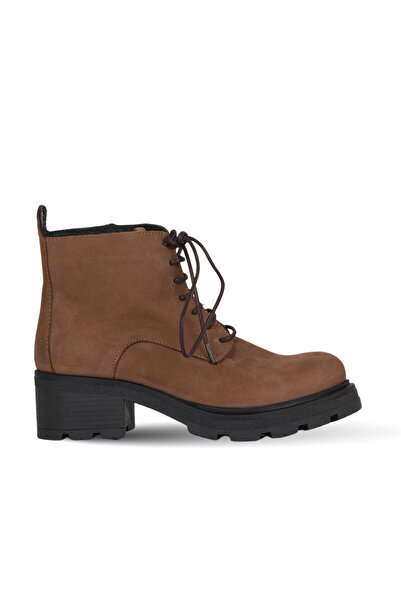 Bueno Shoes حذاء نسائي بكعب عريض من جلد النوبوك باللون البني 01wd2301