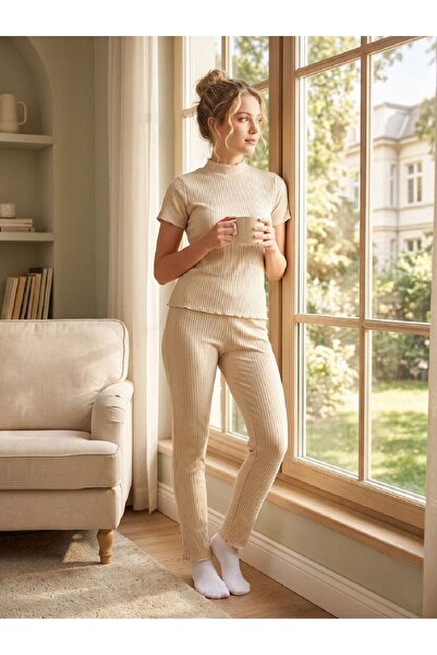 U&ME Ribbed Turtleneck Short Sleeve Women's Tracksuit Set Ecru