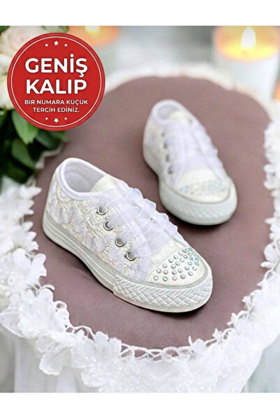 pediashoes СТИЛНИ ОБУВКИ С ВРЪЗКИ ЗА МОМИЧЕТА, БЯЛ ЦВЯТ С КАМЪЧНИ ВРЪЗКИ