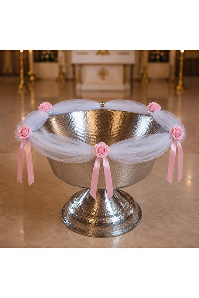 Botez Decor cristelnita din tulle pe alb , panglica roz si flori roz