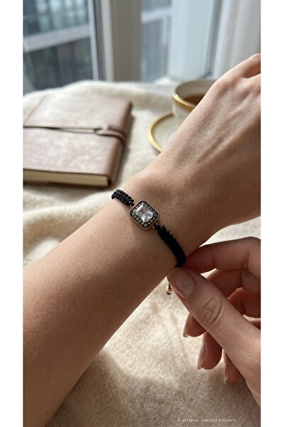 FAYRA ACCESSORIES سوار مكرامية مرصع بحجر الزركون والكريستال على شكل باجيت