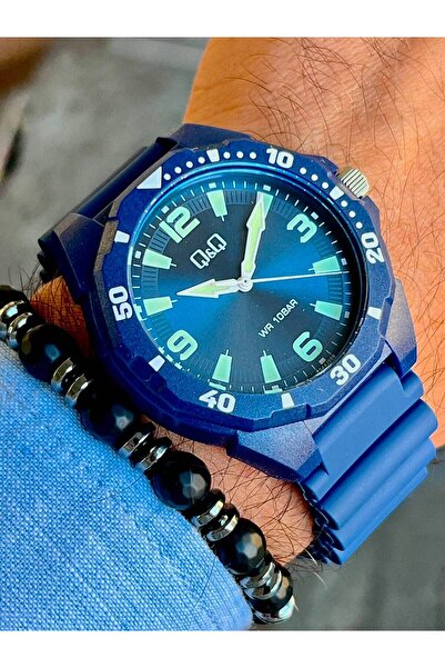 Q&Q 2 Years Warranty Men's Digital Wristwatch with Silicone Strap 10 Atm Wate...