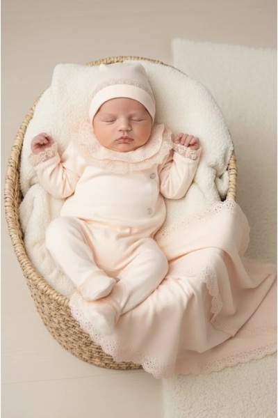 Pugi Baby Baby Girl Hospital Discharge Set 0-3 Months Brodeled Blanket and Ro...