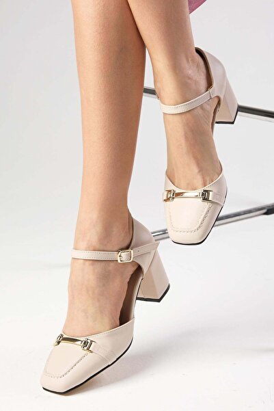 Mio Gusto Γυναικεία παπούτσια με τακούνι Avila Nude Colored Blunt Toe