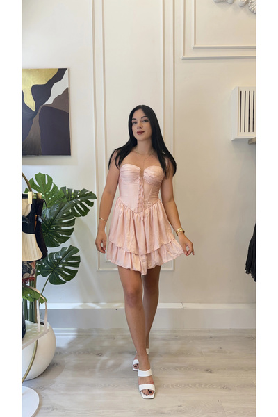 SHIN Butik Pudra Pembe İnce Askılı Kalp Yaka Korsajlı Katlı Volanlı Mini Elbise