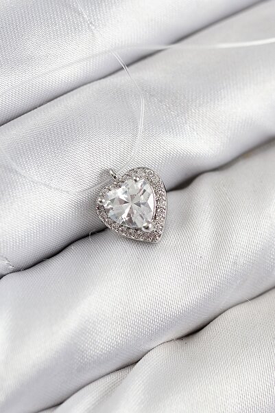 Inure Jewelry قلادة شبحية فضية اللون على شكل قلب من Misineli