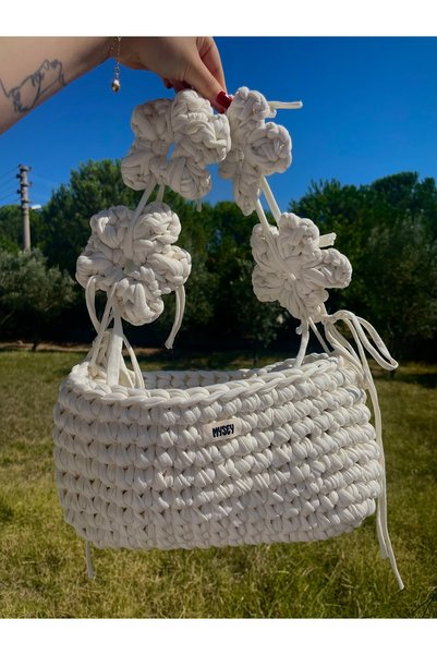 Eranura Mysey Handmade Knitted Flower White Women's Shoulder Bag
