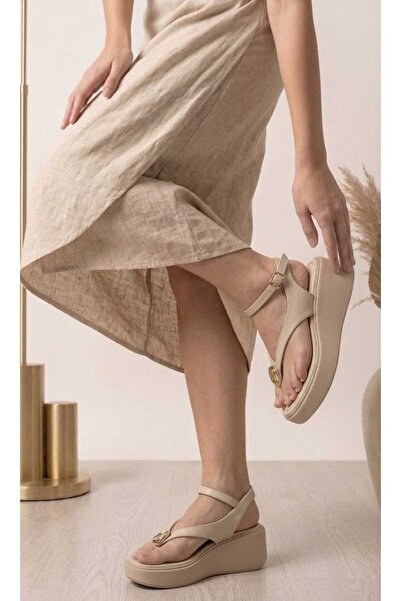 Melinta Shoes Melinta Gold Detailed Wedge Heel Women's Beige Sandals