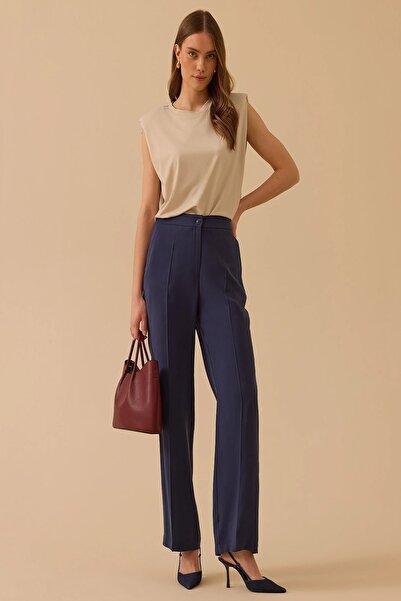 Rain and River Normal waist straight cut trousers
