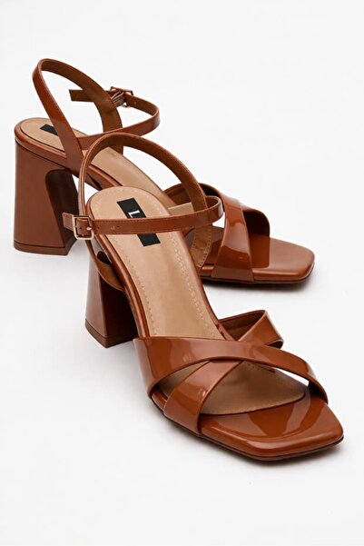 Lizy Shoes Γυναικείο λουστρίνι με λουράκι χιαστί 9 εκ. Κομψά σανδάλια με τακούνι
