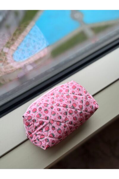 lalettobags Kadın Kumaş Çilek Desenli Yıkanabilir Makyaj Çantası