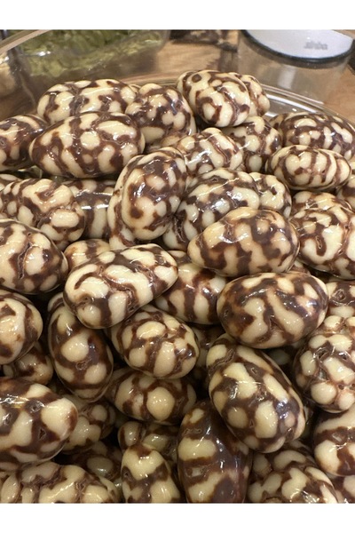 HAKANBEY KURUKAHVE KURUYEMİŞ Karamelli Bademli Belçika Çikolatalı Draje 250 gr