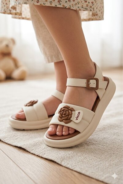 Vicco Soft Sole Flower Detailed Girls' Sandals