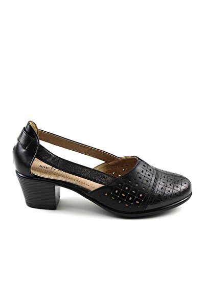 mm Comfortable women's shoes, with side cutouts, perforated B162-BLACK