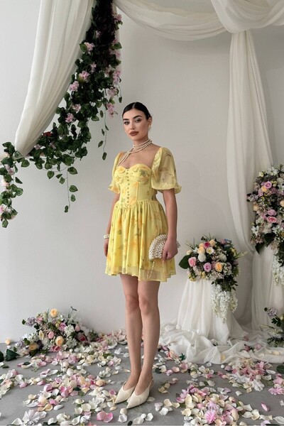 Caddebostan Moda Floral Patterned Balloon Sleeve Button Detailed Corseted Chi...