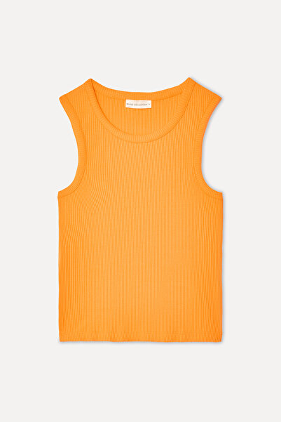 Mudo Women's Orange Fitted Crew Neck Tank Top