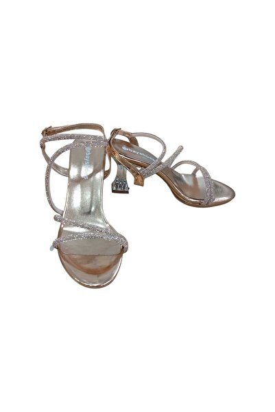 Acarbey Zenne with Heels