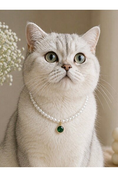 HALHALMILL Emerald Green Crystal and Pearl Cat Necklace