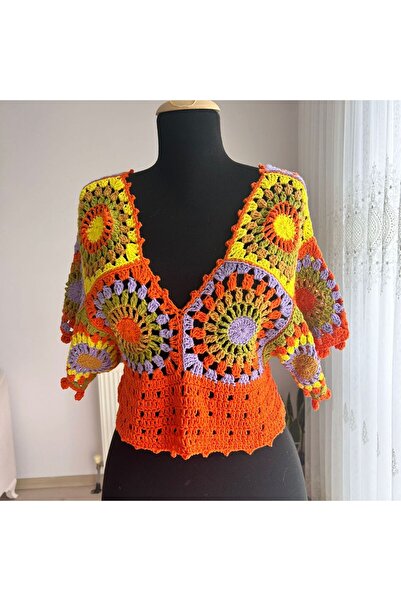 B BUL AKSESUAR Hand Knitted Colorful Motif V-Neck Crop Blouse (Size 38-40)