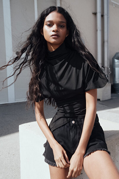 H&M Yarım Balıkçı Yakalı Asimetrik Üst