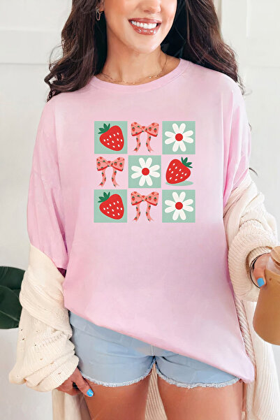 Sarah's Boutique Women's T-shirt – 100% cotton – Strawberry Grid