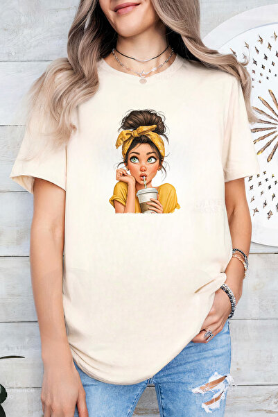 Sarah's Boutique Women's T-shirt – 100% cotton – Straw Girl