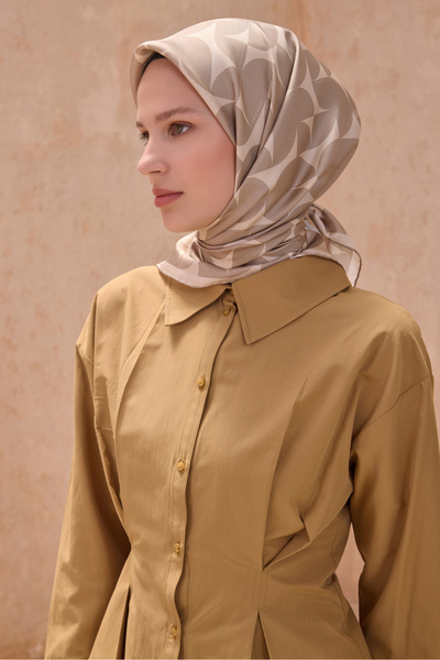 Belli وشاح حرير تويل مينك، كومسال بيج
